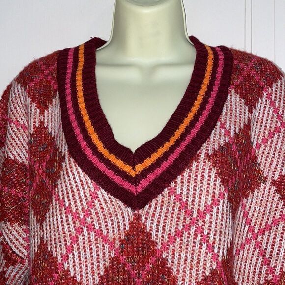 NWT Listicle maroon, pink & orange V neck argyle oversized sweater - Picture 2 of 9